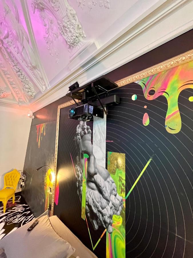 Capsule Art Deco - Jacuzzi - Netflix - Home Cinema - Arcade De Jeux & Nintendo Switch - 2 Chambres - Filet Suspendu ヴァランシエンヌ エクステリア 写真
