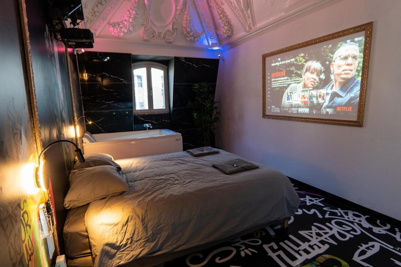 Capsule Art Deco - Jacuzzi - Netflix - Home Cinema - Arcade De Jeux & Nintendo Switch - 2 Chambres - Filet Suspendu ヴァランシエンヌ エクステリア 写真