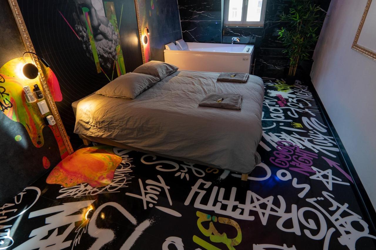 Capsule Art Deco - Jacuzzi - Netflix - Home Cinema - Arcade De Jeux & Nintendo Switch - 2 Chambres - Filet Suspendu ヴァランシエンヌ エクステリア 写真