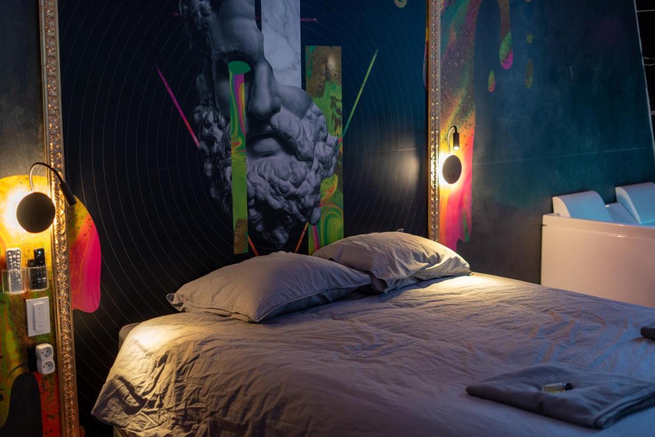 Capsule Art Deco - Jacuzzi - Netflix - Home Cinema - Arcade De Jeux & Nintendo Switch - 2 Chambres - Filet Suspendu ヴァランシエンヌ エクステリア 写真