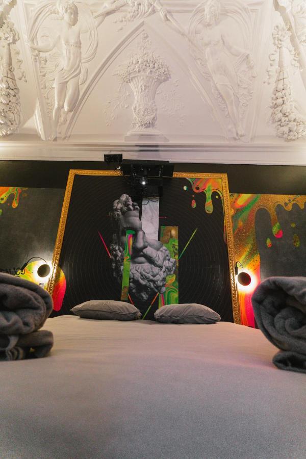 Capsule Art Deco - Jacuzzi - Netflix - Home Cinema - Arcade De Jeux & Nintendo Switch - 2 Chambres - Filet Suspendu ヴァランシエンヌ エクステリア 写真